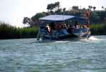 Dalayan łodzie pełne turystow