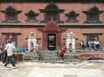 Fasada Pałacu - Śnieżne Lwy (Nepal)